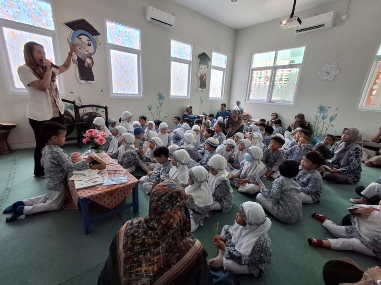 KB-TK Islam Sultan Agung 2 Gelar Kelas Inpirasi Dokter Gigi