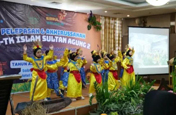 PENTAS SENI DAN AKHIRUSSANAH KB-TK ISLAM SULTAN AGUNG 2 TAHUN PELAJARAN 2025-2026